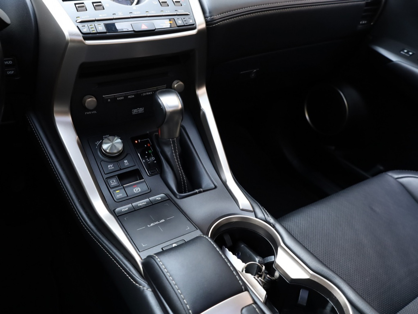Foto van Lexus Lexus Nx300h