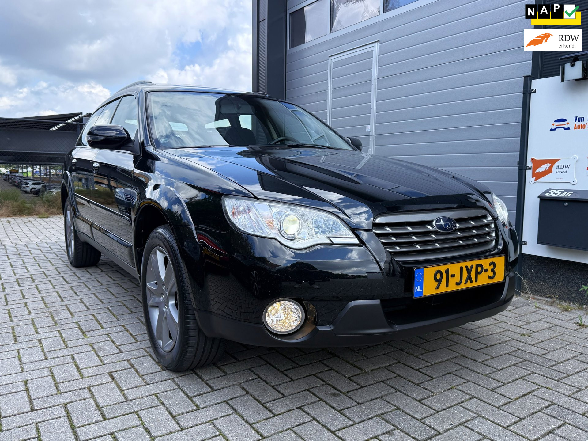 Subaru Legacy 2.5i AWD Exclusive Edition - Youngtimer - Trekhaak (1.800 kg) - Apple CarPlay / Android Auto - Cruise Control 2009 - voorkant