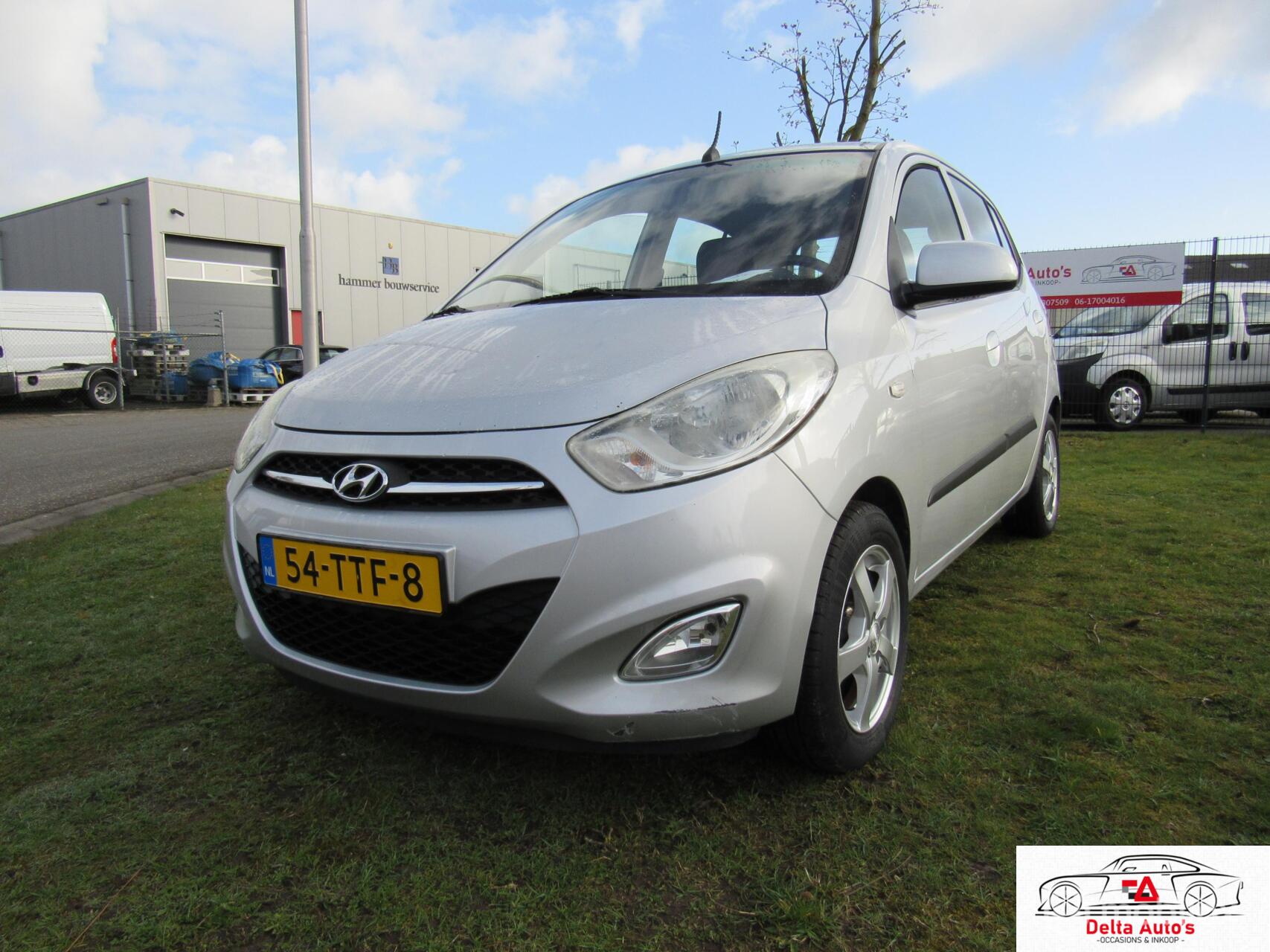 Hyundai I 10 1.2 Plus 2012 - voorkant