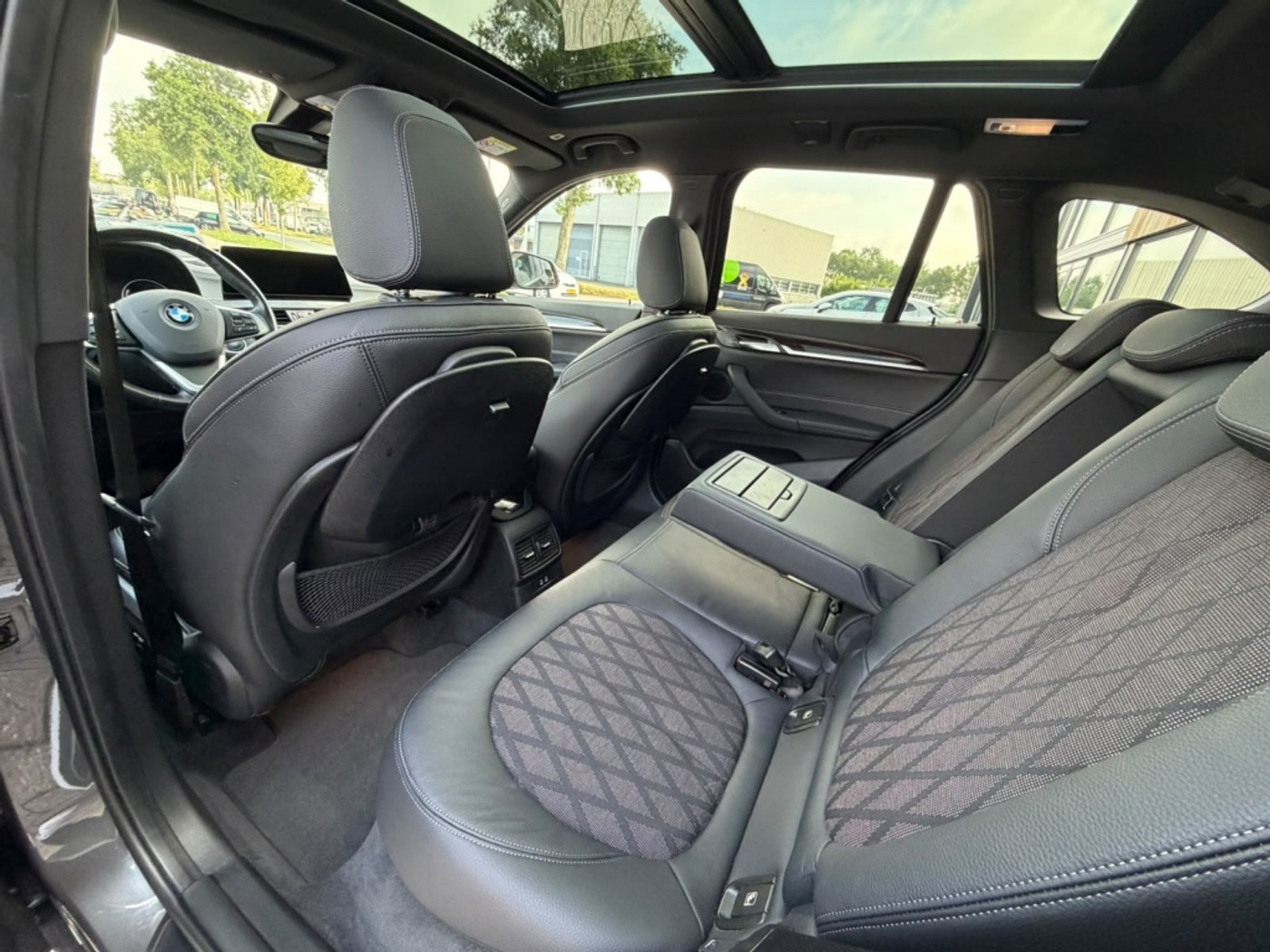 Foto van BMW X1 Xdrive25e