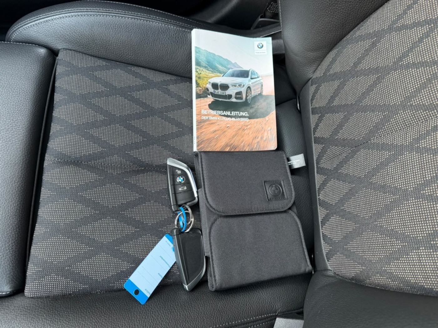 Foto van BMW X1 Xdrive25e