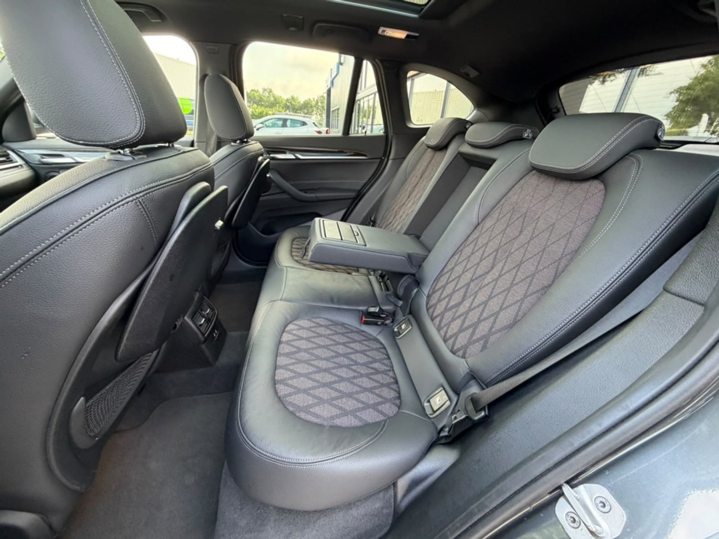 Foto van BMW X1 Xdrive25e