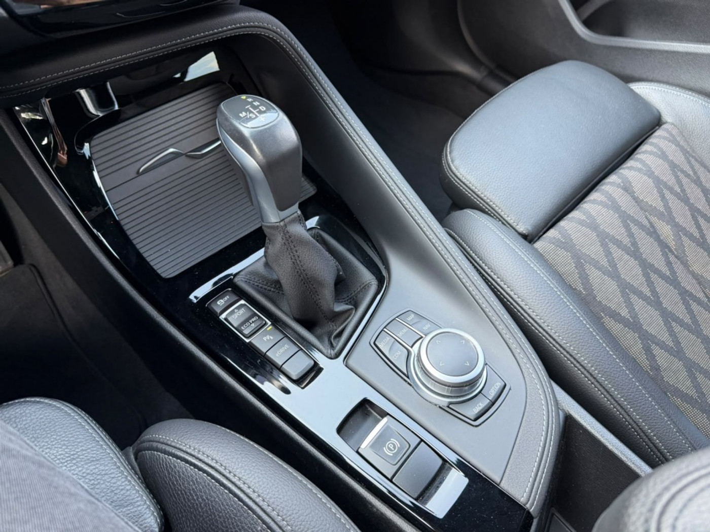 Foto van BMW X1 Xdrive25e