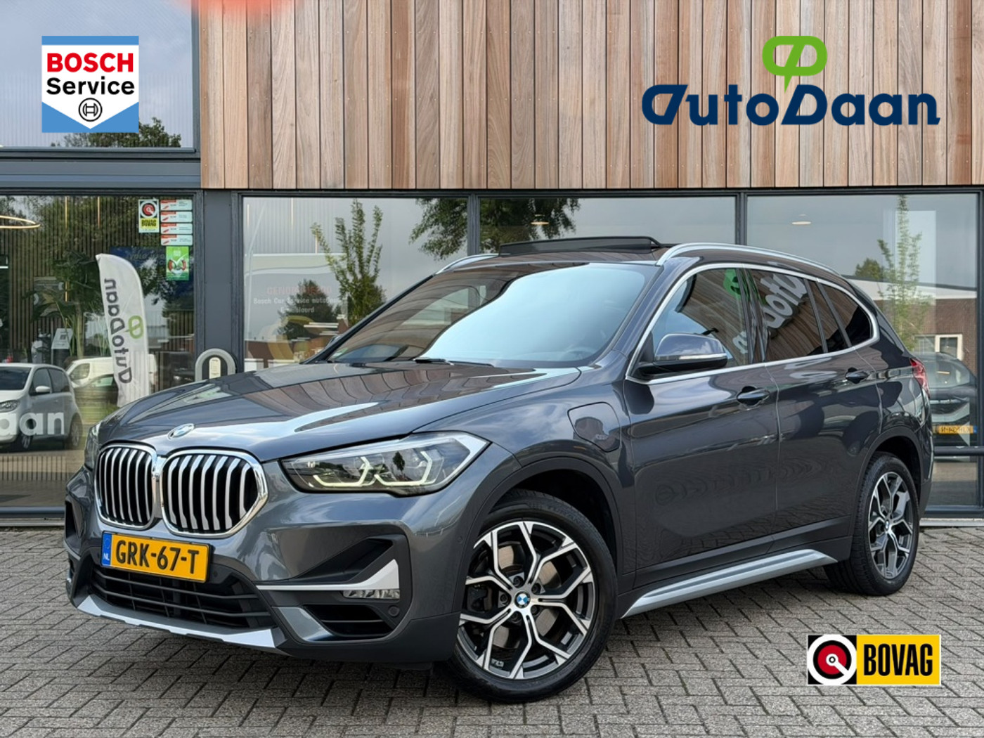 BMW X1 Xdrive25e xDrive25e eDrive Edition Pano LED Sportstoelen HUD Stoelverwarming Camera 2021 - voorkant