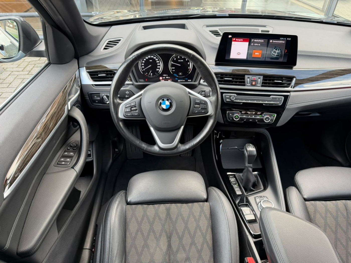 Foto van BMW X1 Xdrive25e
