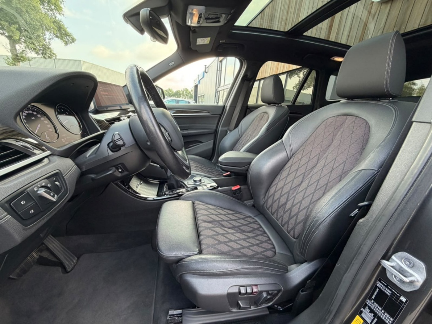 Foto van BMW X1 Xdrive25e
