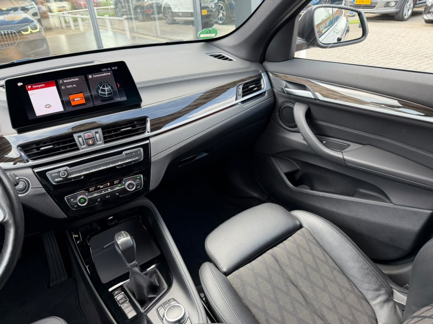 Foto van BMW X1 Xdrive25e