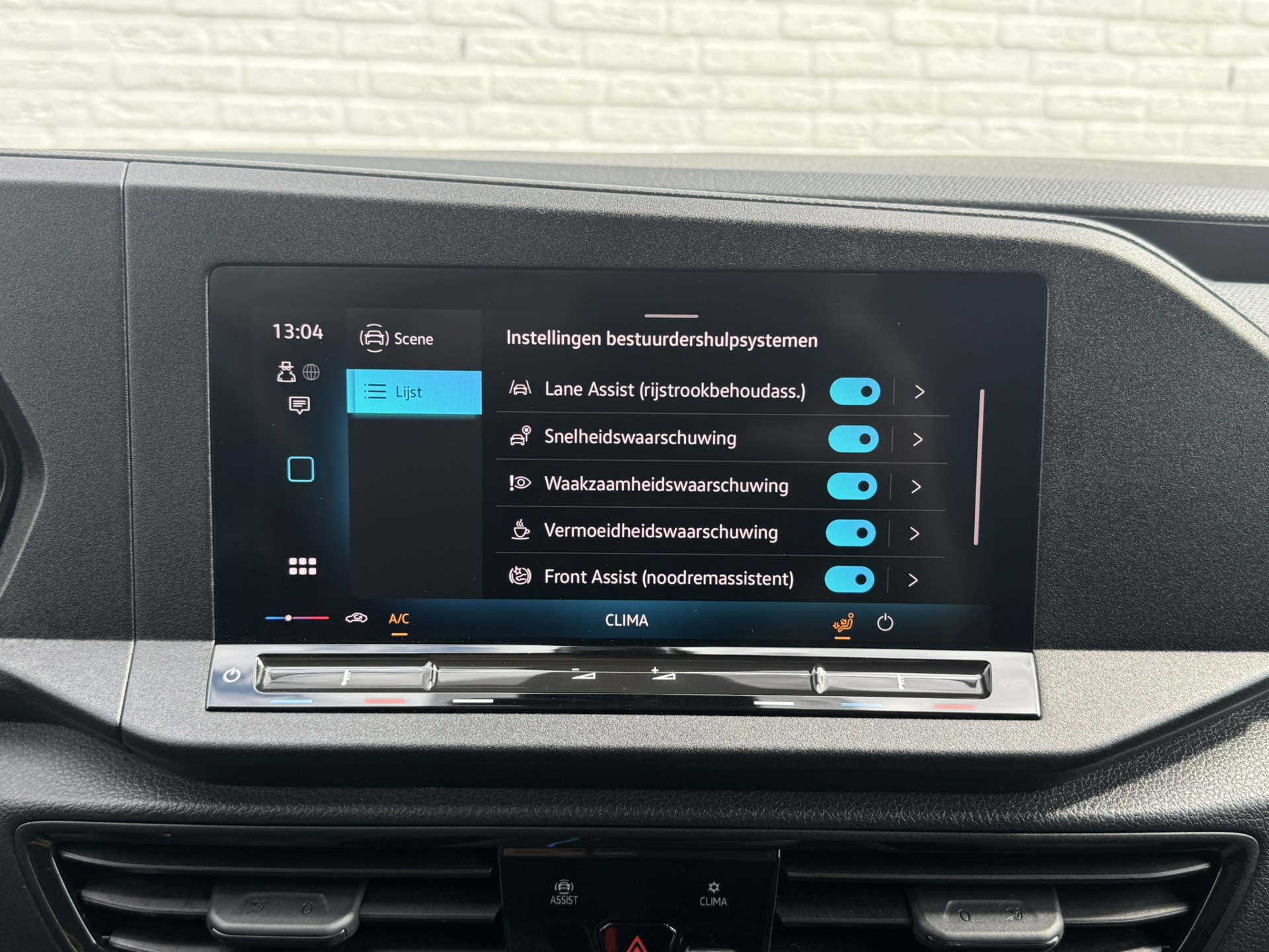 Foto van Volkswagen Caddy Modified Partition Wall