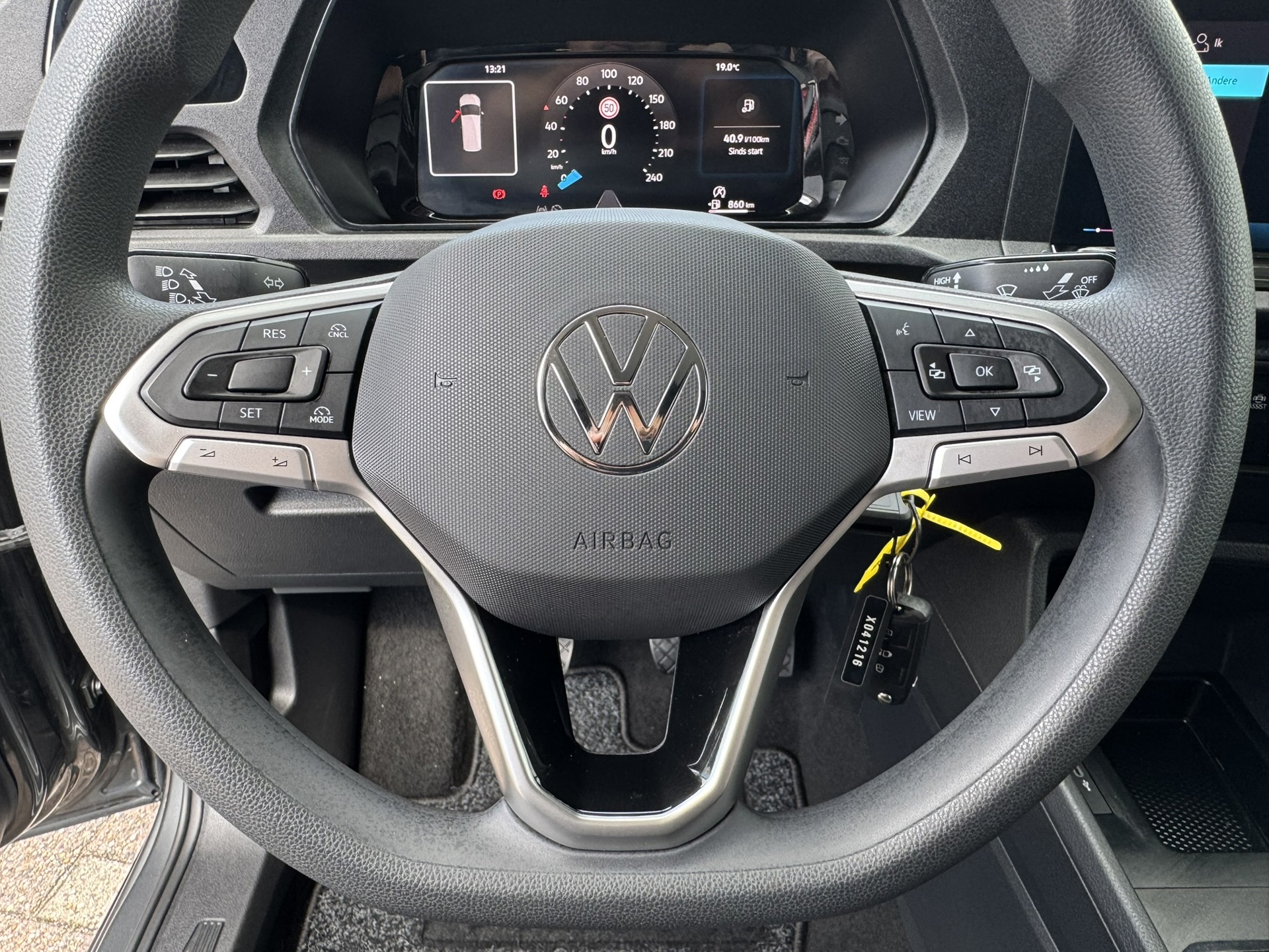 Foto van Volkswagen Caddy Modified Partition Wall