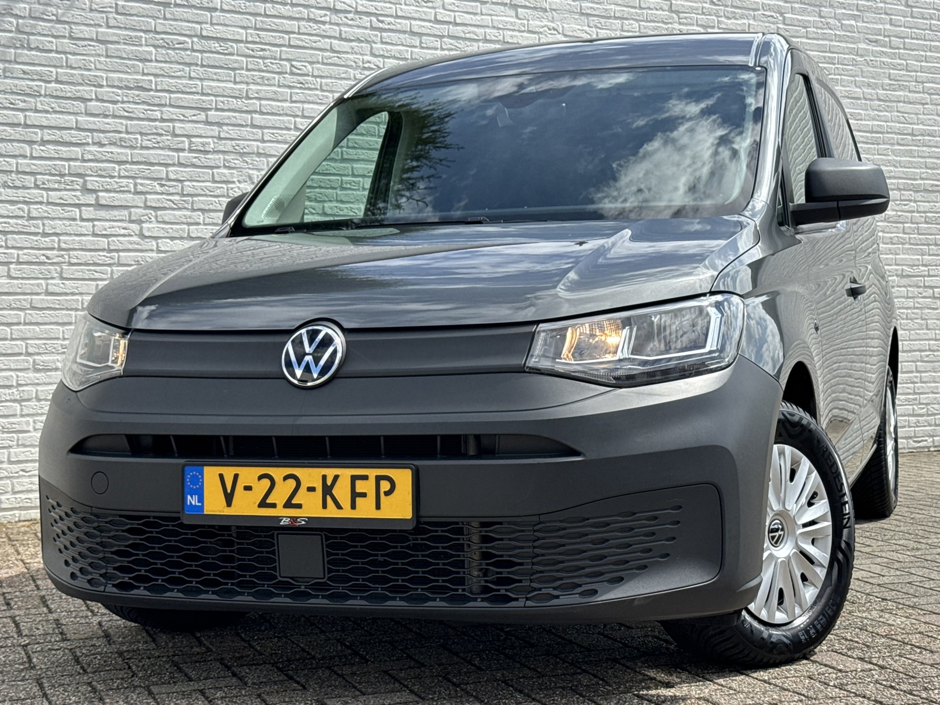 Foto van Volkswagen Caddy Modified Partition Wall