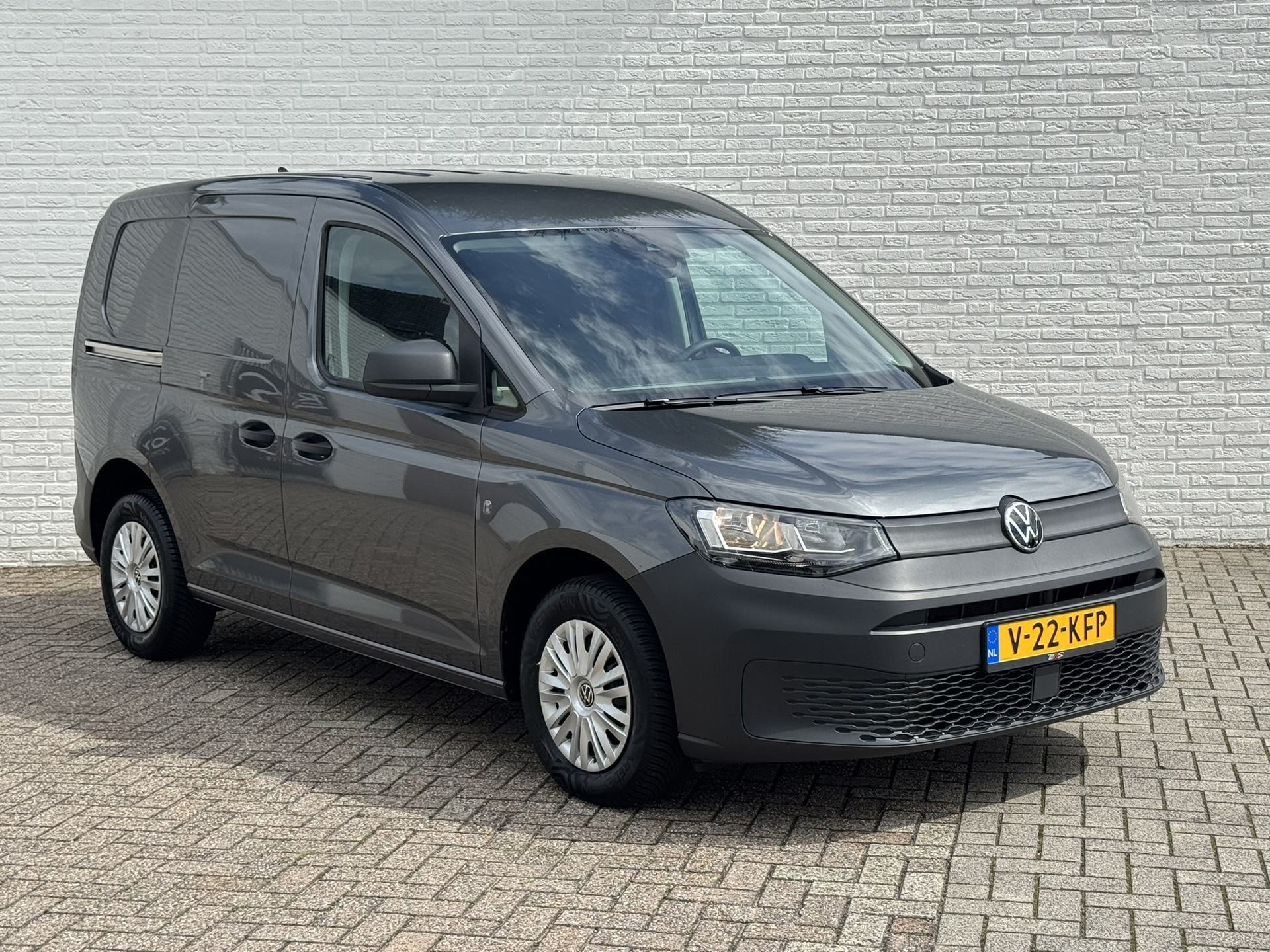 Foto van Volkswagen Caddy Modified Partition Wall