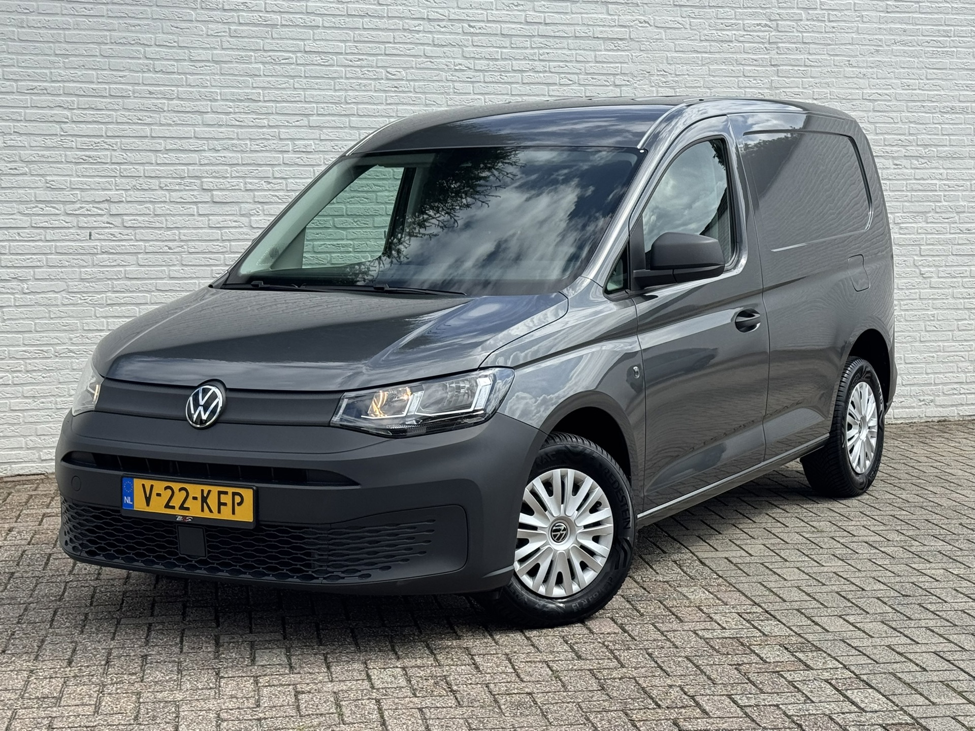 Foto van Volkswagen Caddy Modified Partition Wall