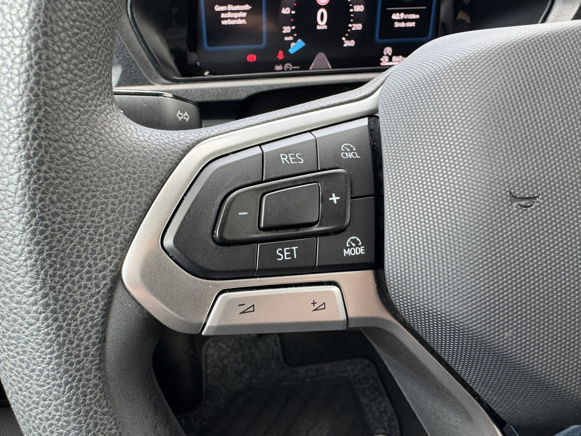 Foto van Volkswagen Caddy Modified Partition Wall