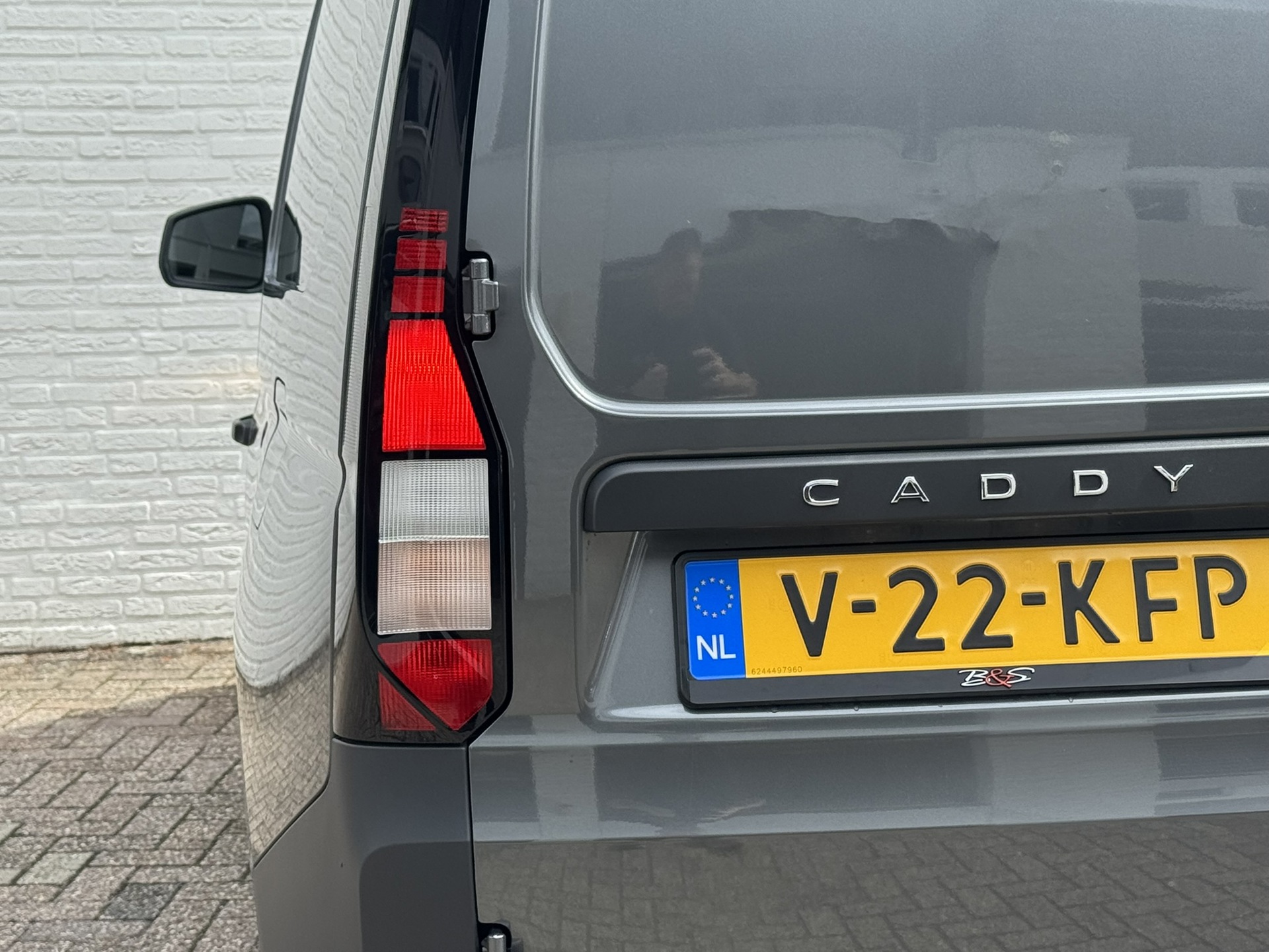 Foto van Volkswagen Caddy Modified Partition Wall