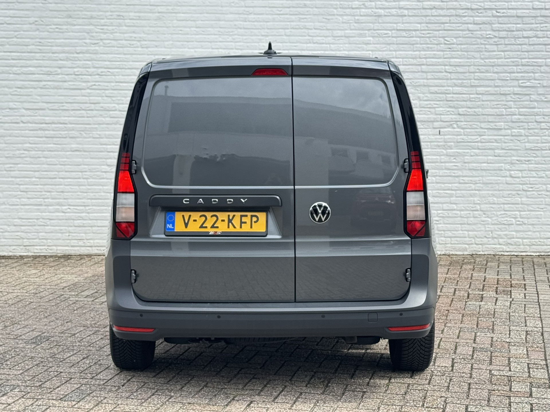 Foto van Volkswagen Caddy Modified Partition Wall