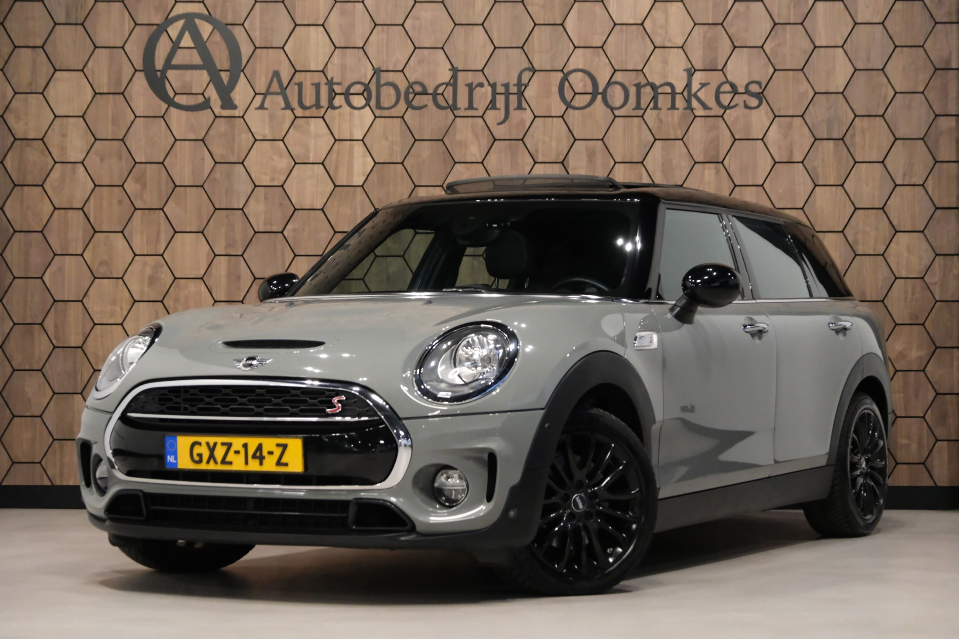 Mini Clubman Cooper S 2.0 Cooper S Chili |PANORAMADAK| Navigatie/Alarm/Nardo Grey Metallic 2016 - voorkant