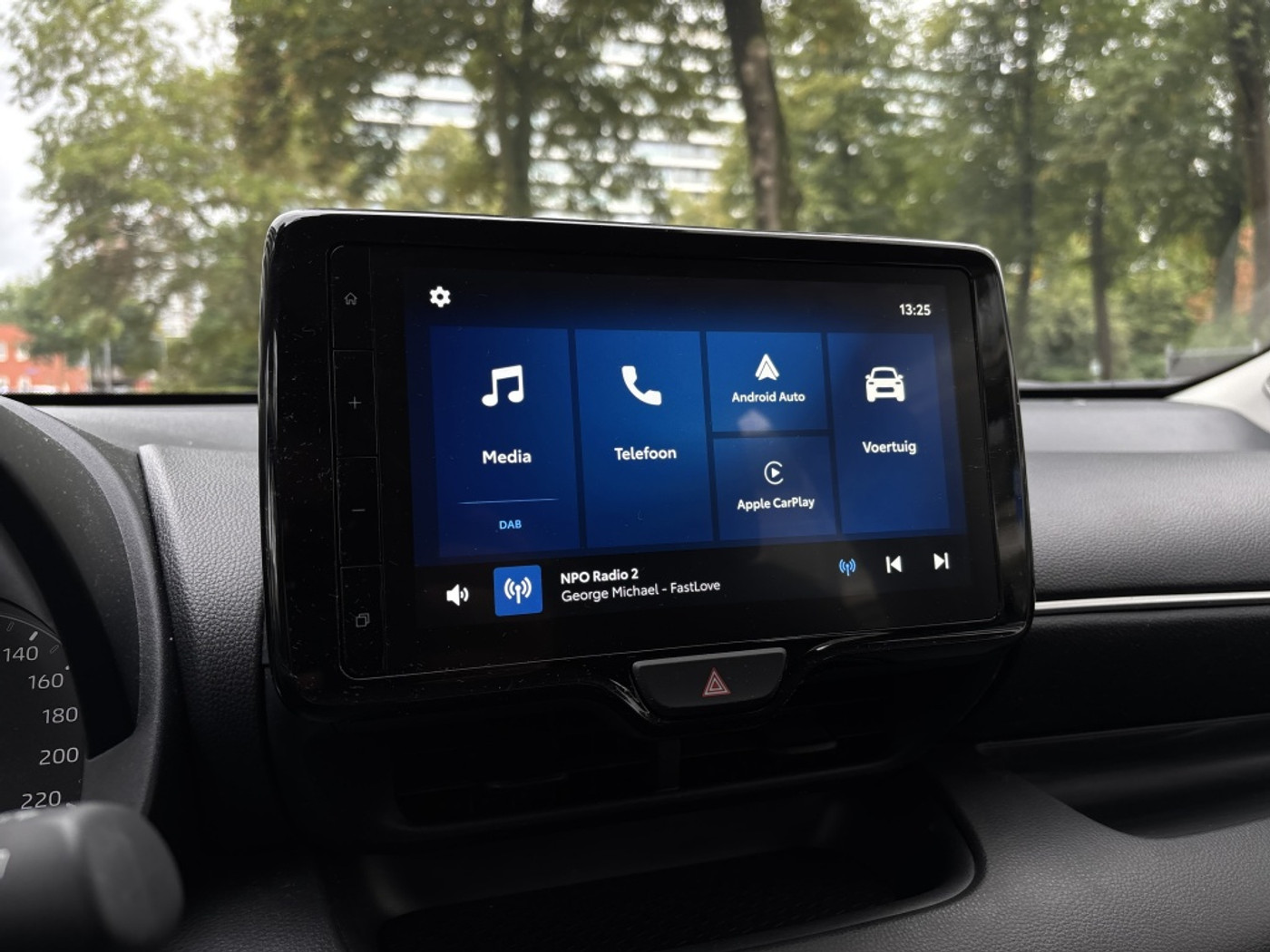 Foto van Mazda 2 Hybrid
