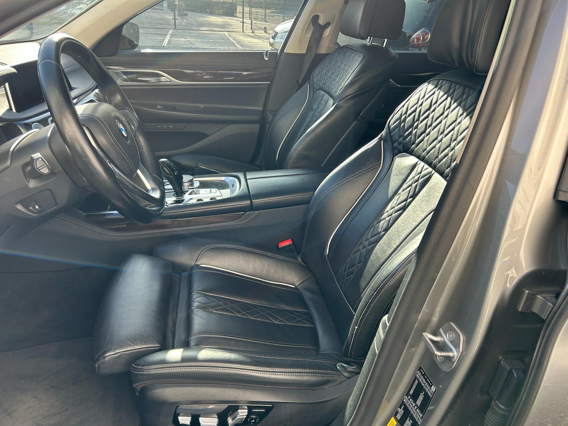 Foto van BMW 745e