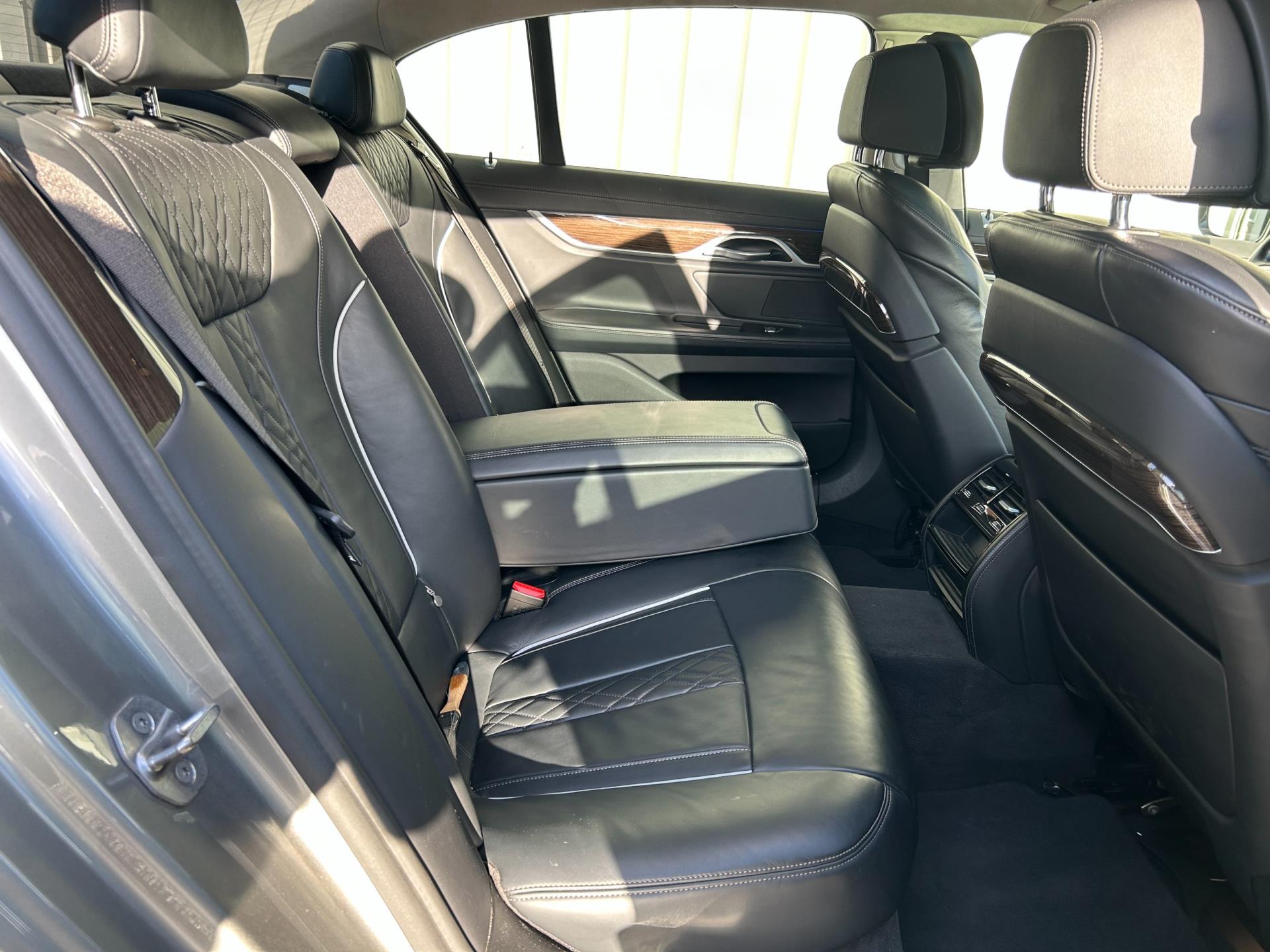 Foto van BMW 745e