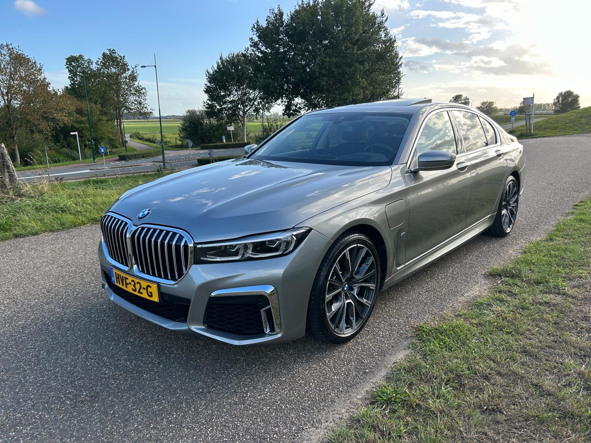 Foto van BMW 745e