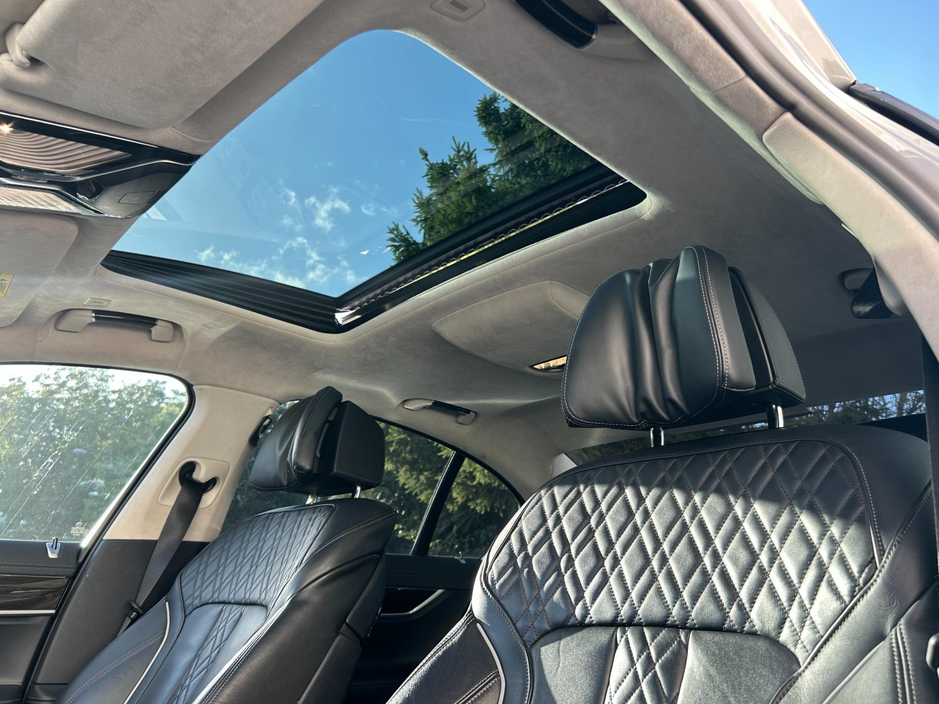 Foto van BMW 745e