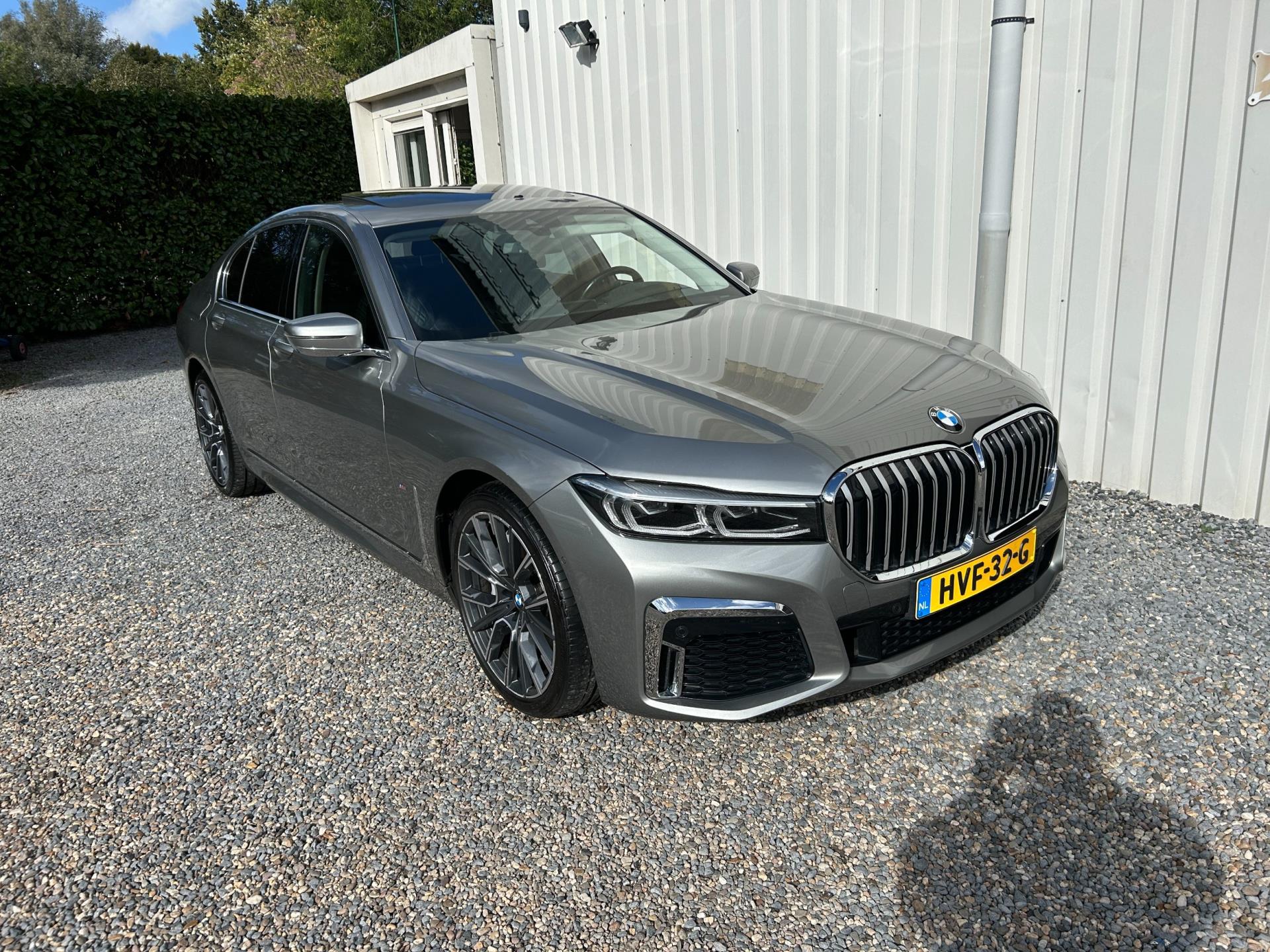 Foto van BMW 745e