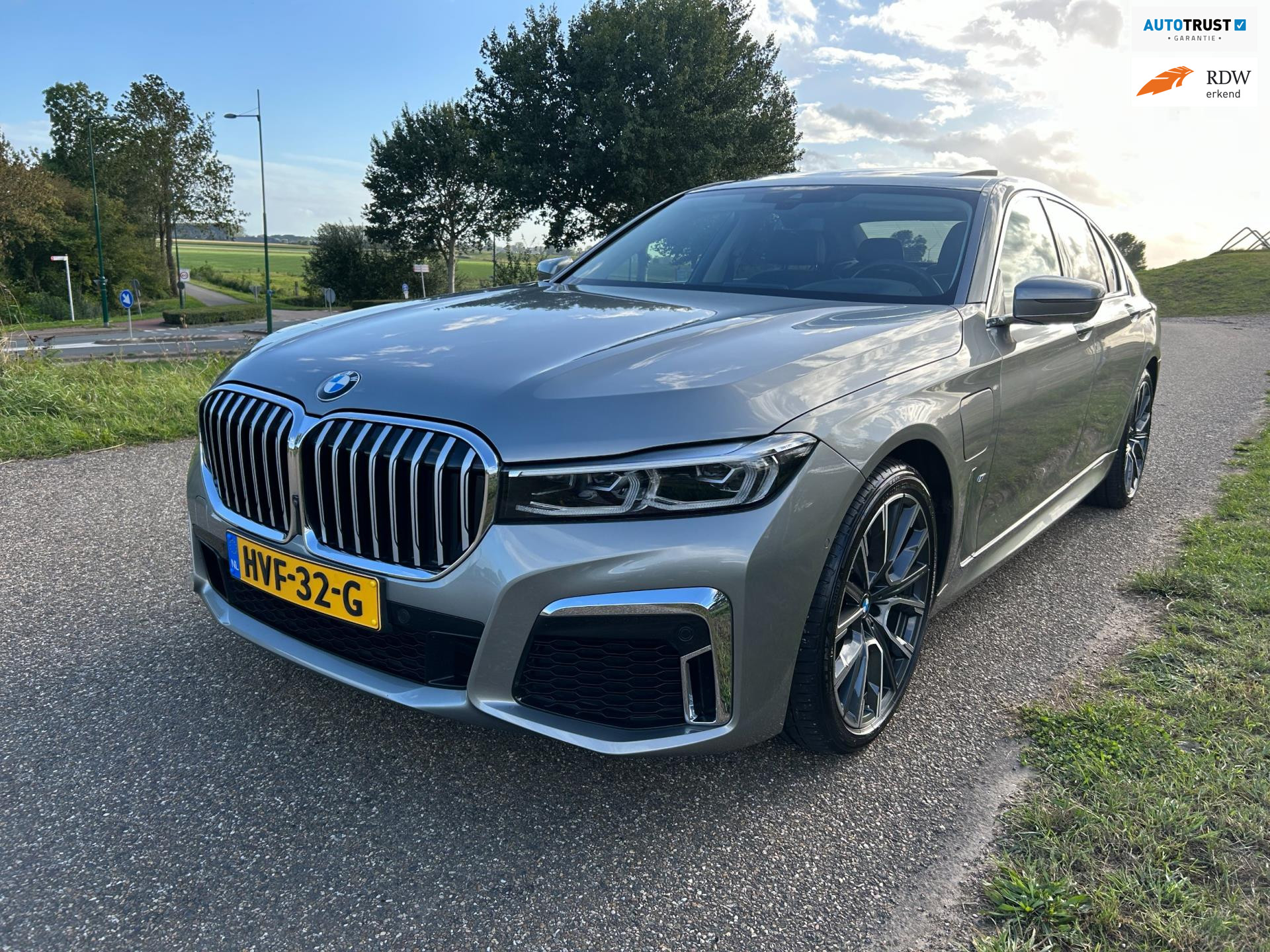 BMW 745e 745e High Executive M-Pakket 21 inch 2020 - voorkant