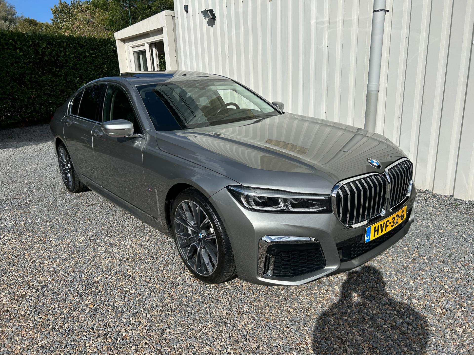 Foto van BMW 745e