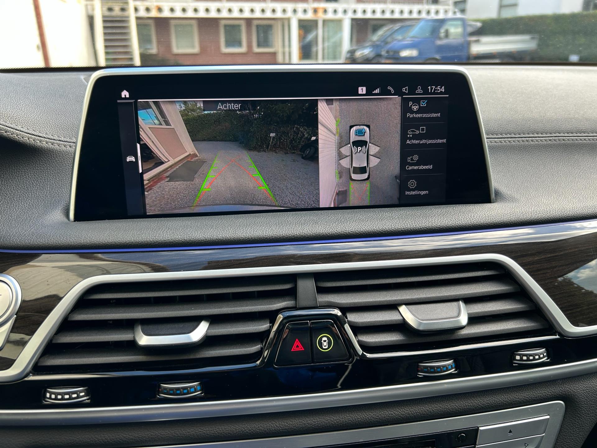 Foto van BMW 745e