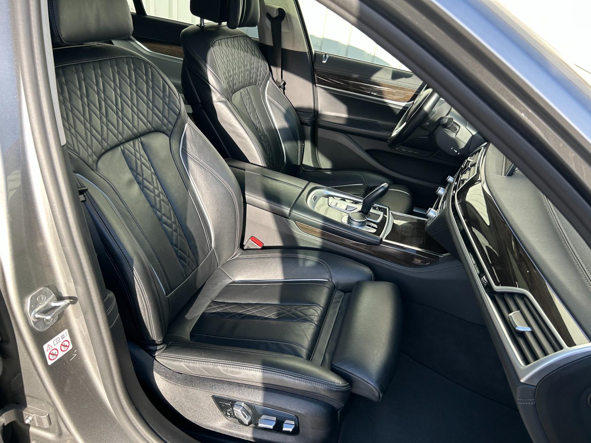 Foto van BMW 745e