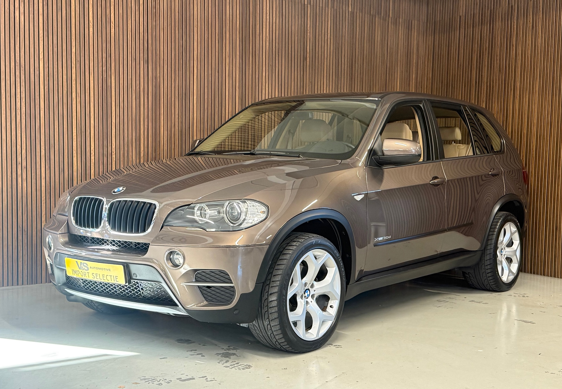BMW X5 Xdrive30d XDrive30d Executive - Euro 5 - Youngtimer - 2011 - voorkant