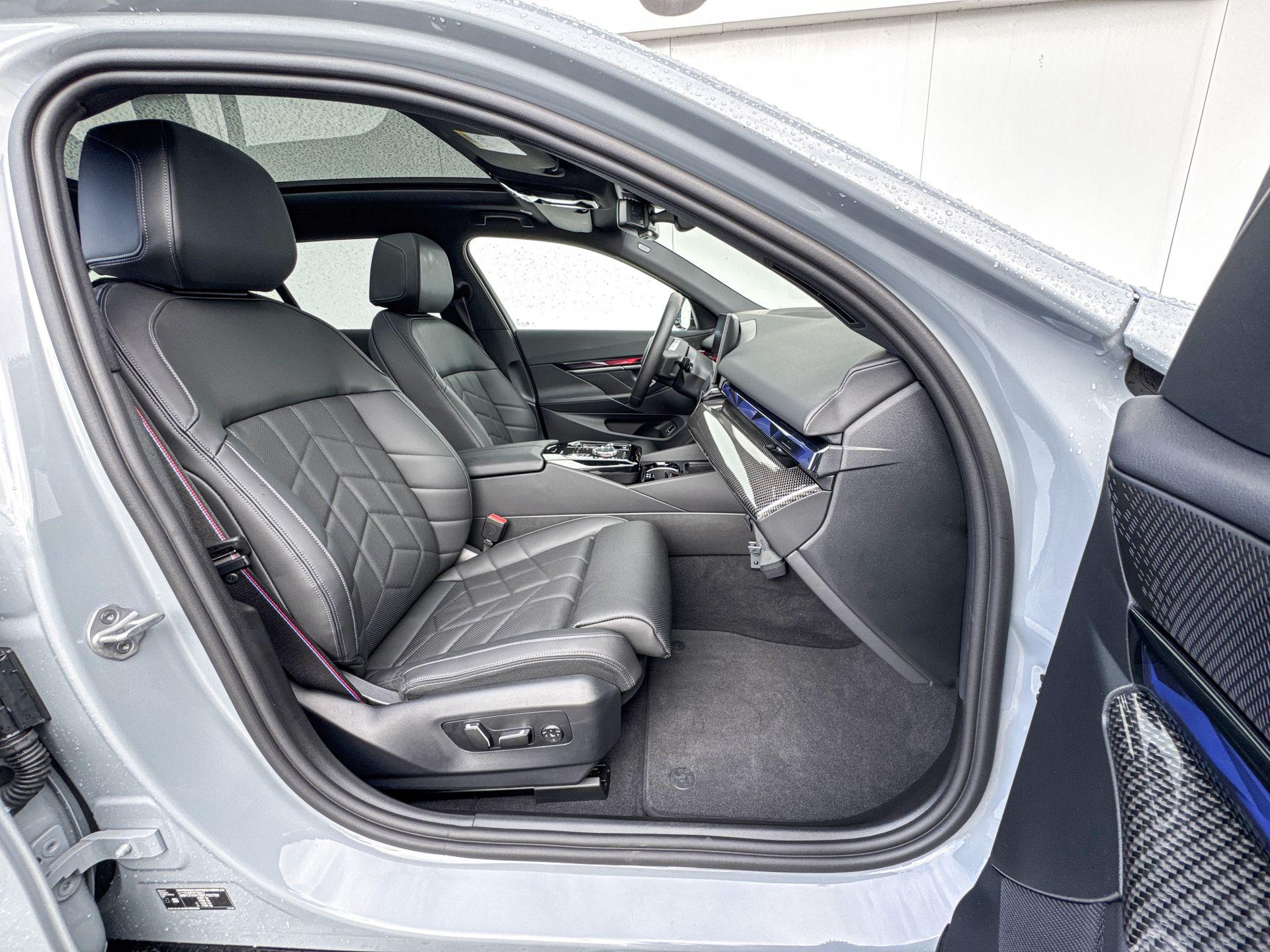 Foto van BMW I5 M60 xDrive