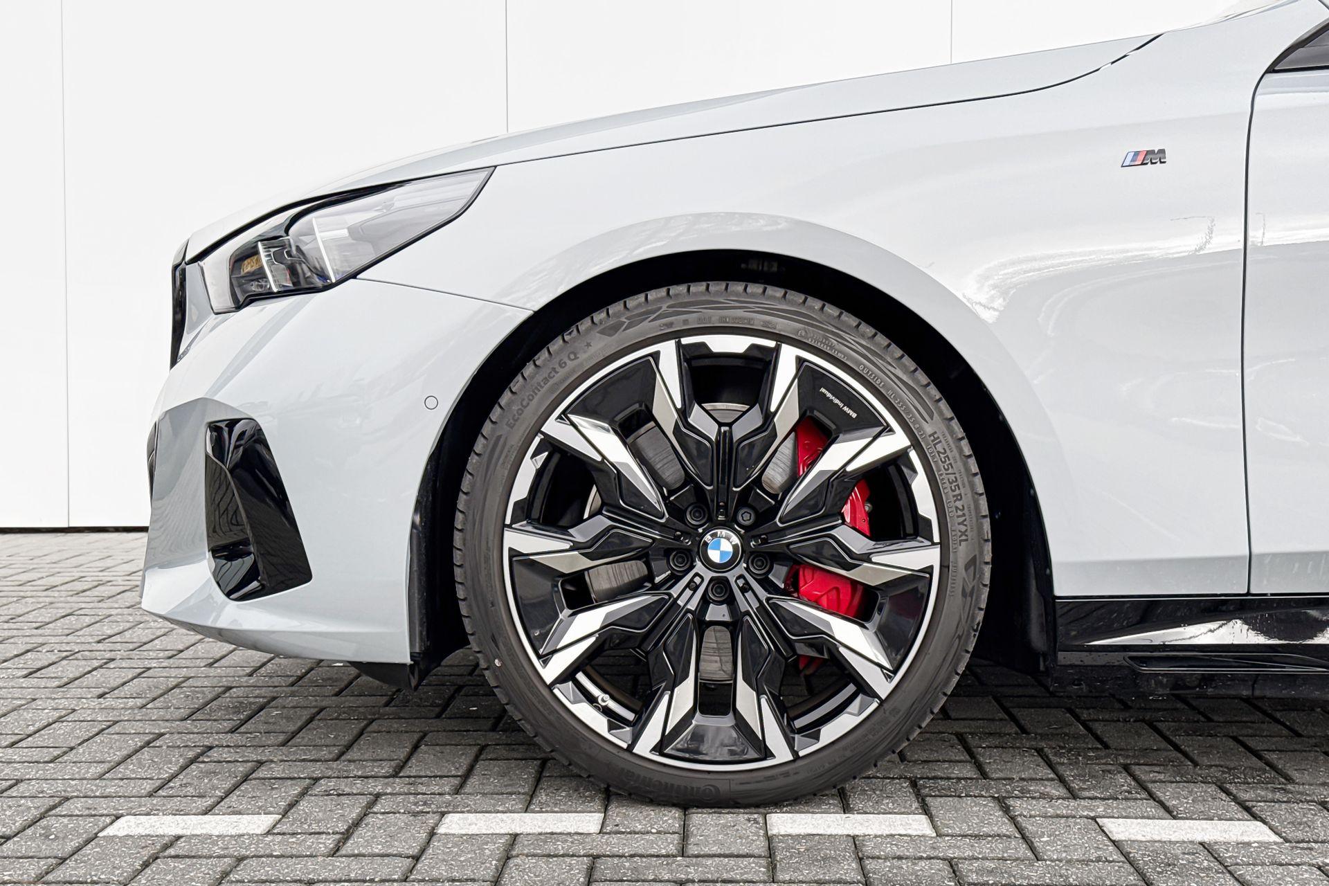 Foto van BMW I5 M60 xDrive