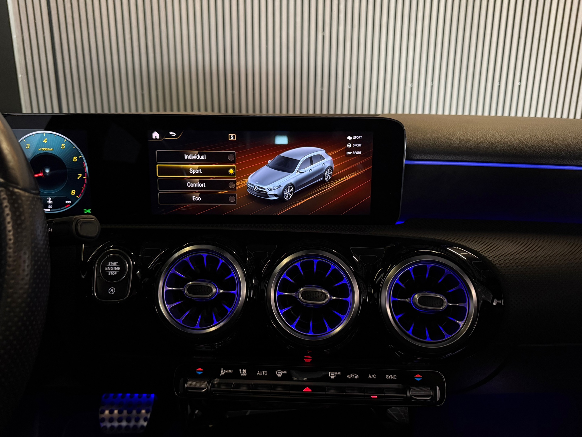 Foto van Mercedes-Benz A 200