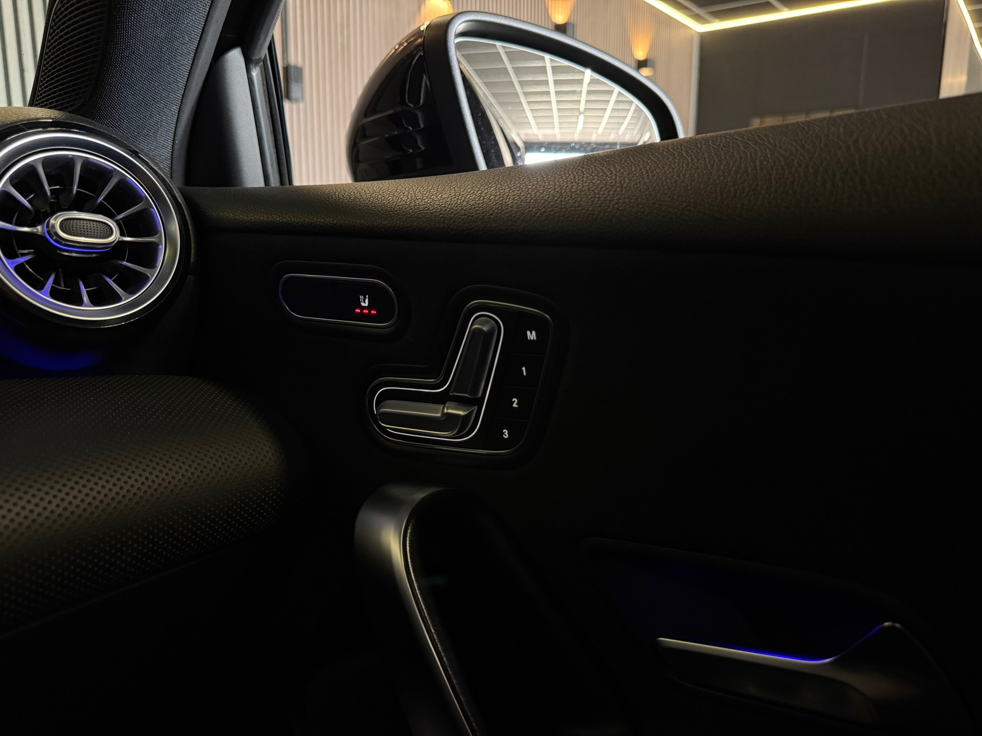 Foto van Mercedes-Benz A 200