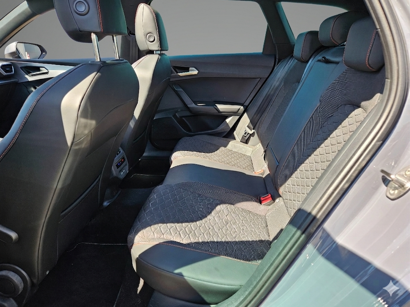 Foto van Seat Seat Leon SP E-hybrid150