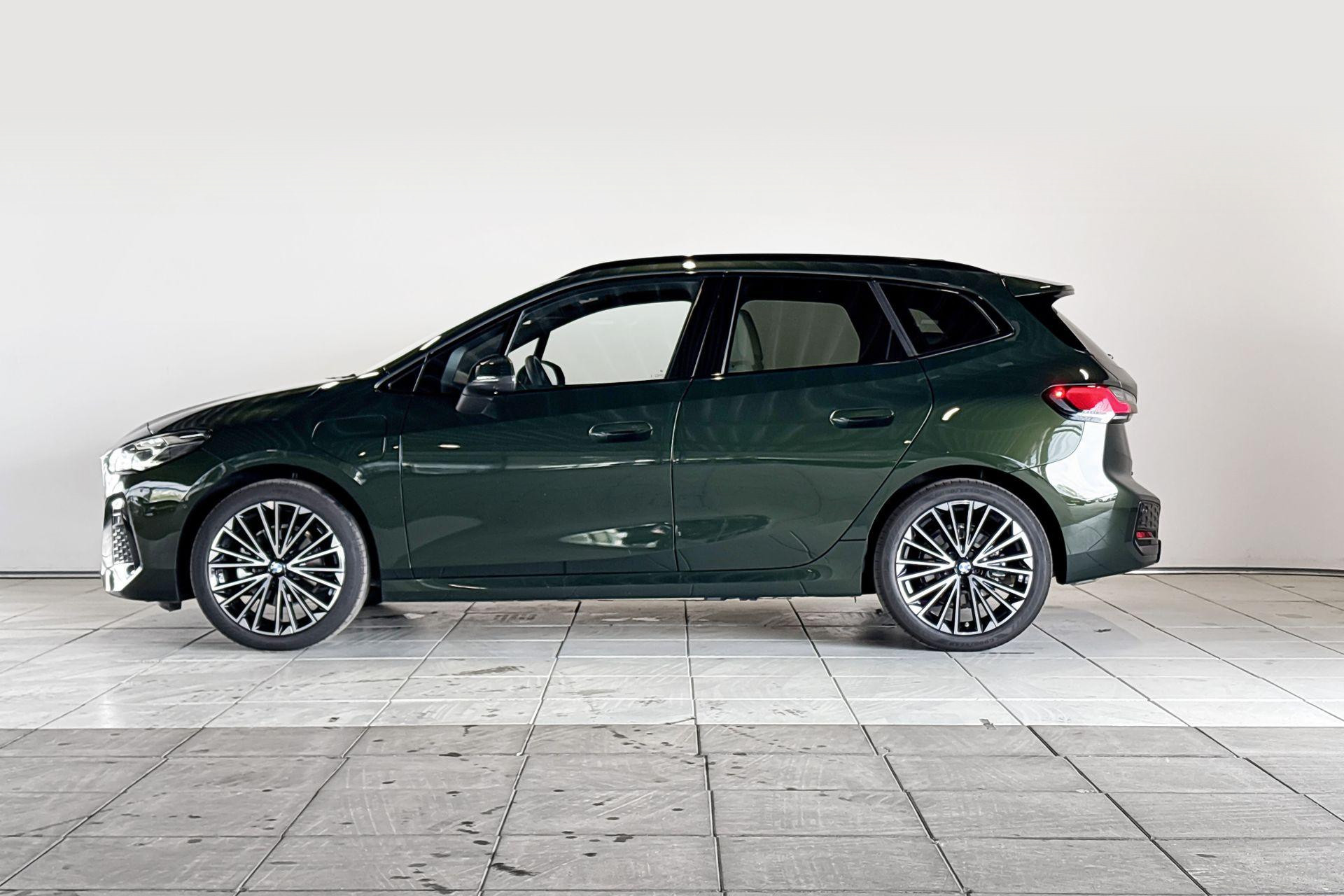 Foto van BMW 225e xDrive Active Tourer