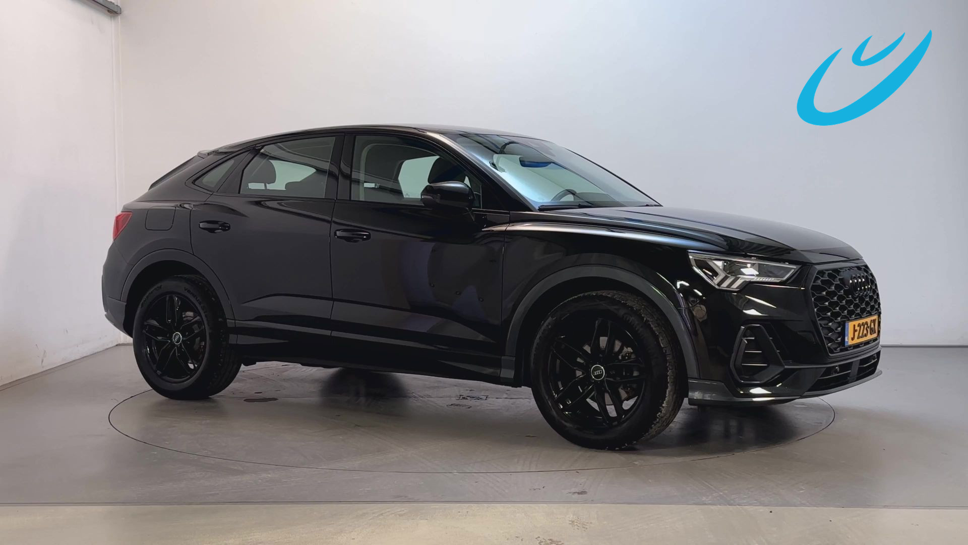 Audi Q3 Sportback 35 TFSI Business Edition Virtual Cockpit Navigatie Parkeersensoren App-Connect 2020 - voorkant