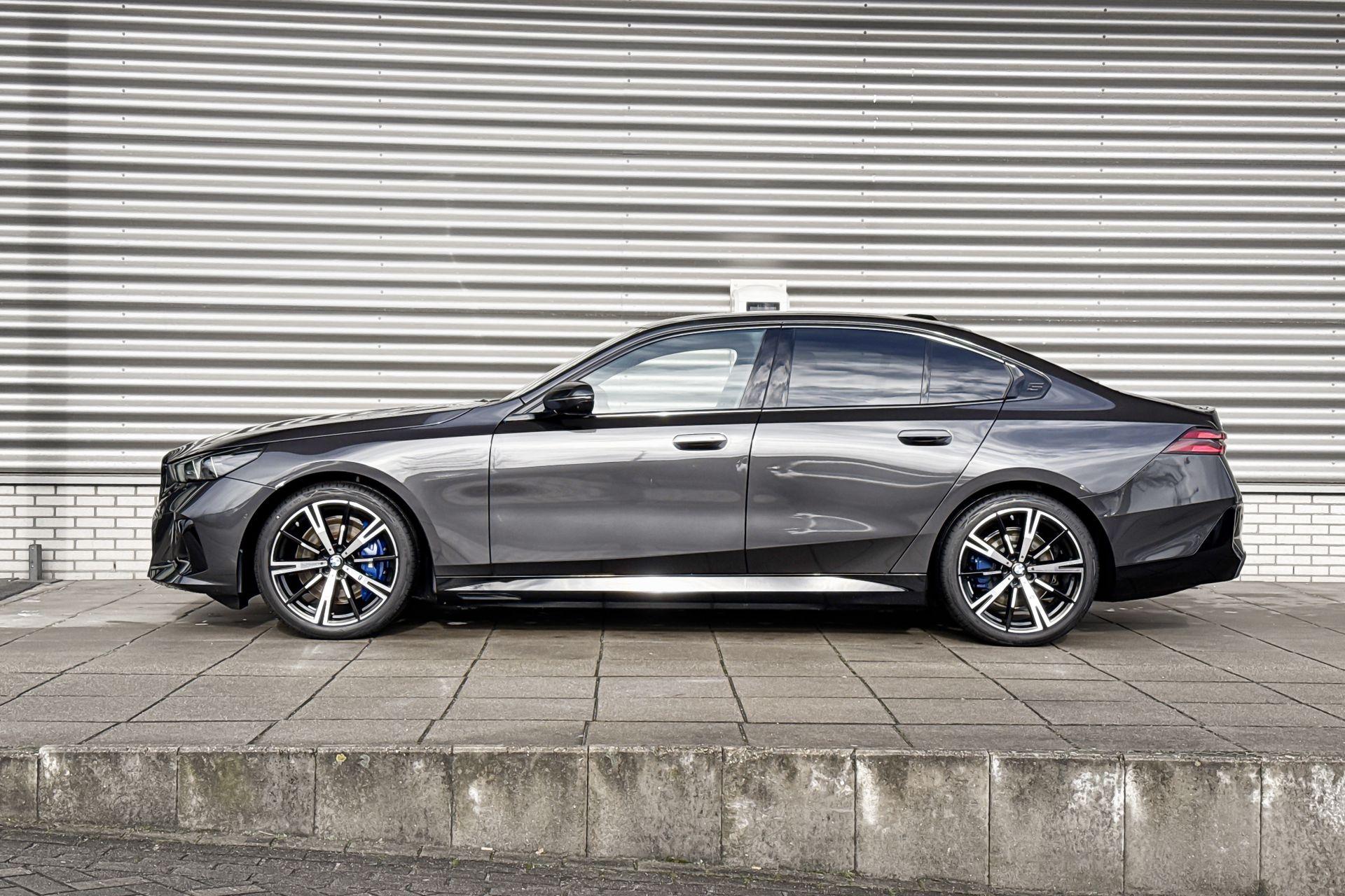 Foto van BMW I5 Edrive40