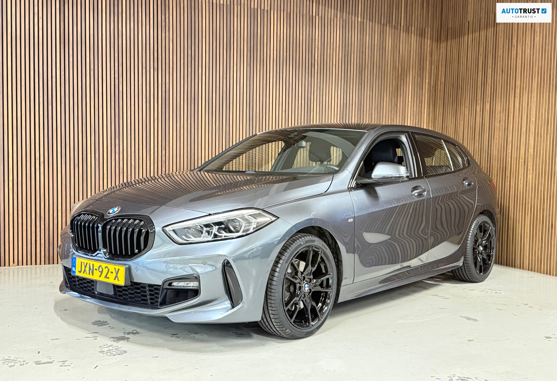 BMW 1-serie 116i - M - Sport - 2021 - voorkant
