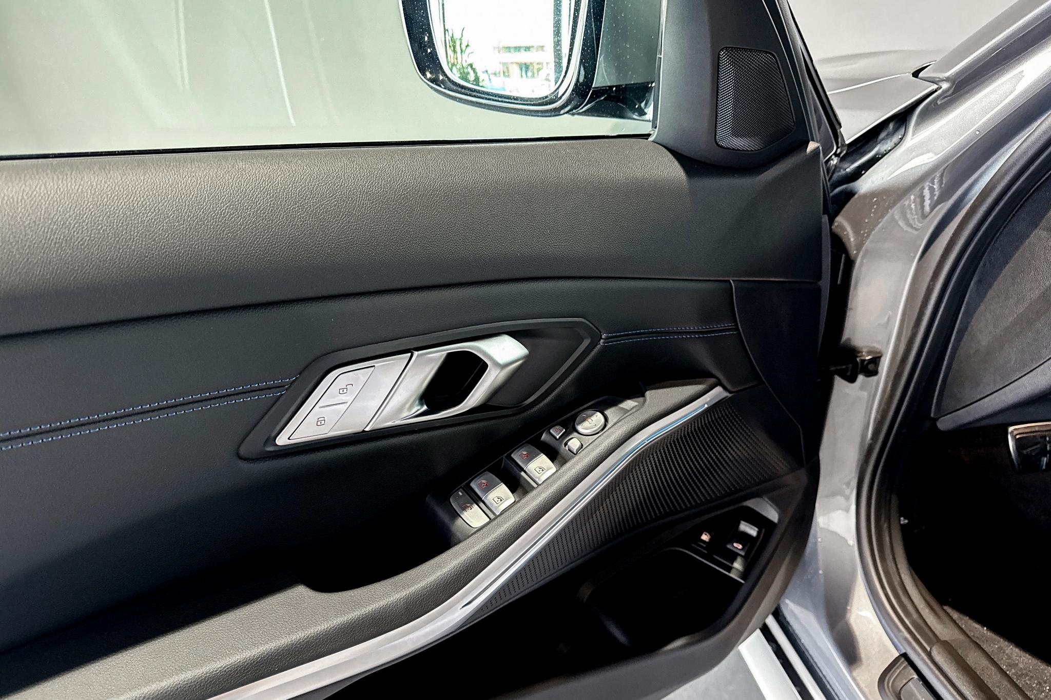 Foto van BMW 330e