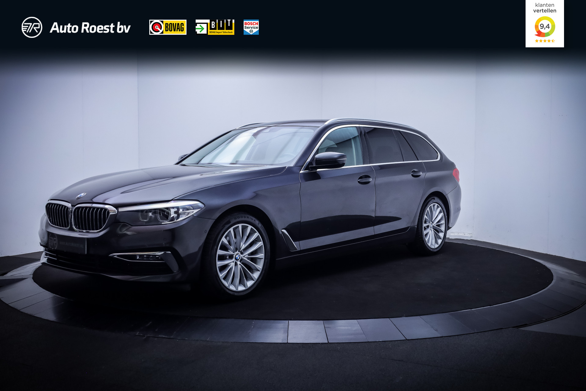BMW 5-serie Touring 520iA LUXURY Line 2019 - voorkant