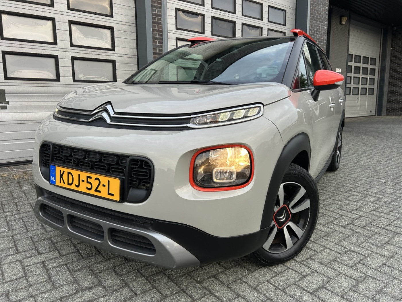 Citroen C3 Aircross 1.2 PT S&S Shine 2018 - voorkant