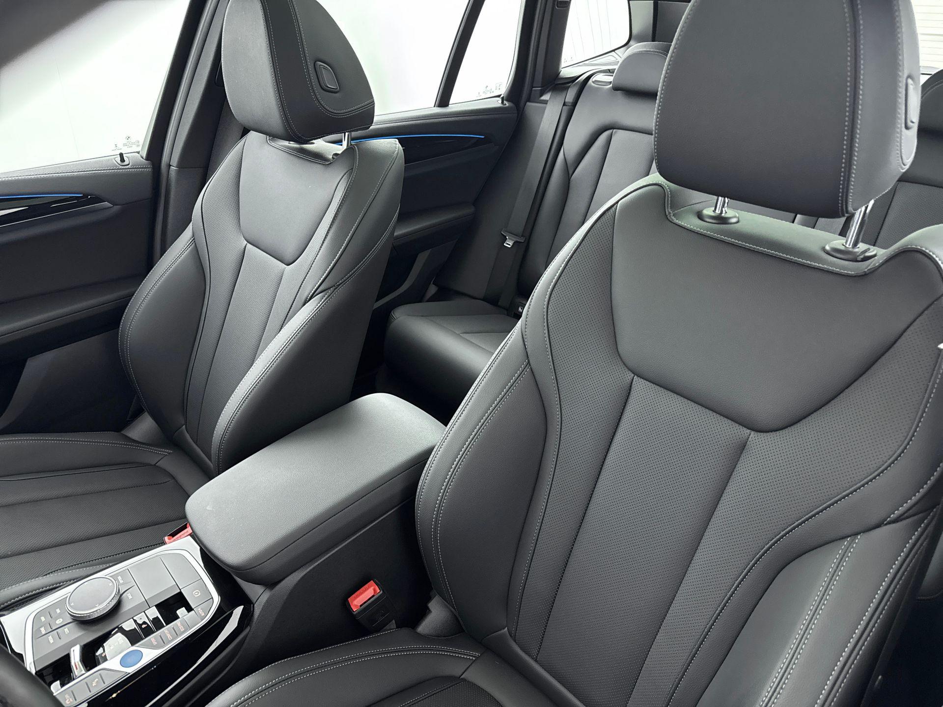 Foto van BMW Ix3