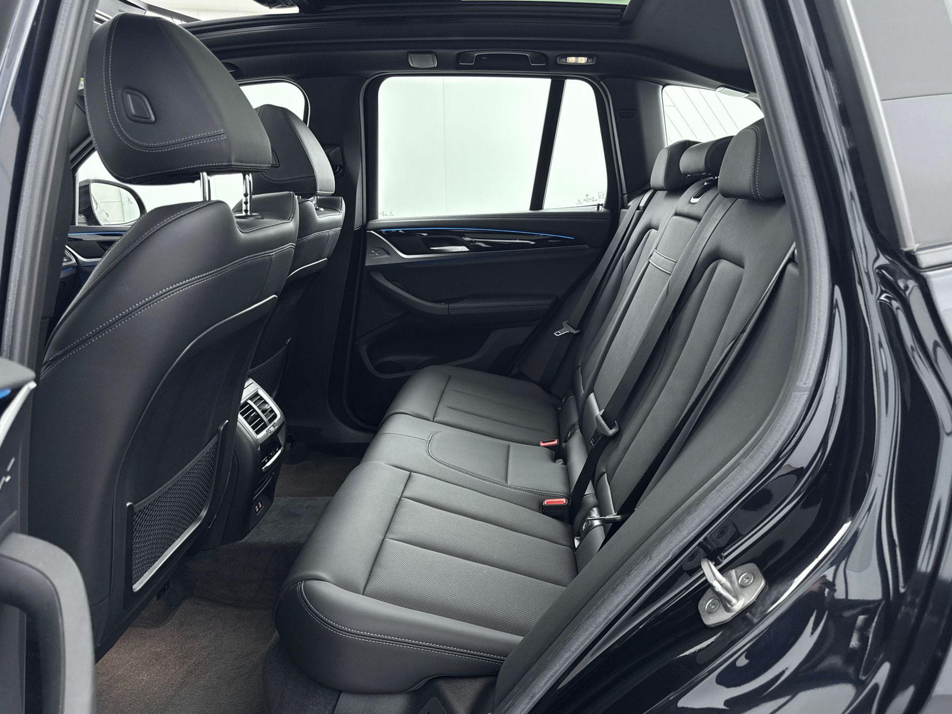 Foto van BMW Ix3