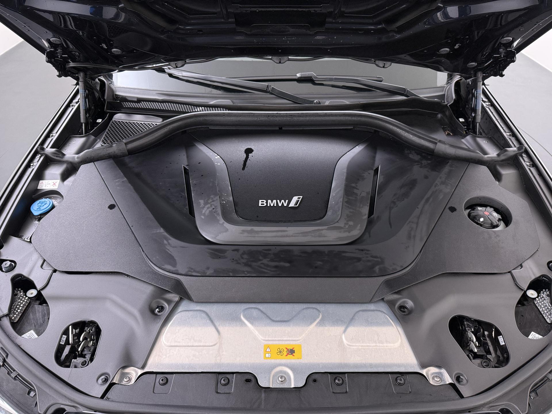 Foto van BMW Ix3