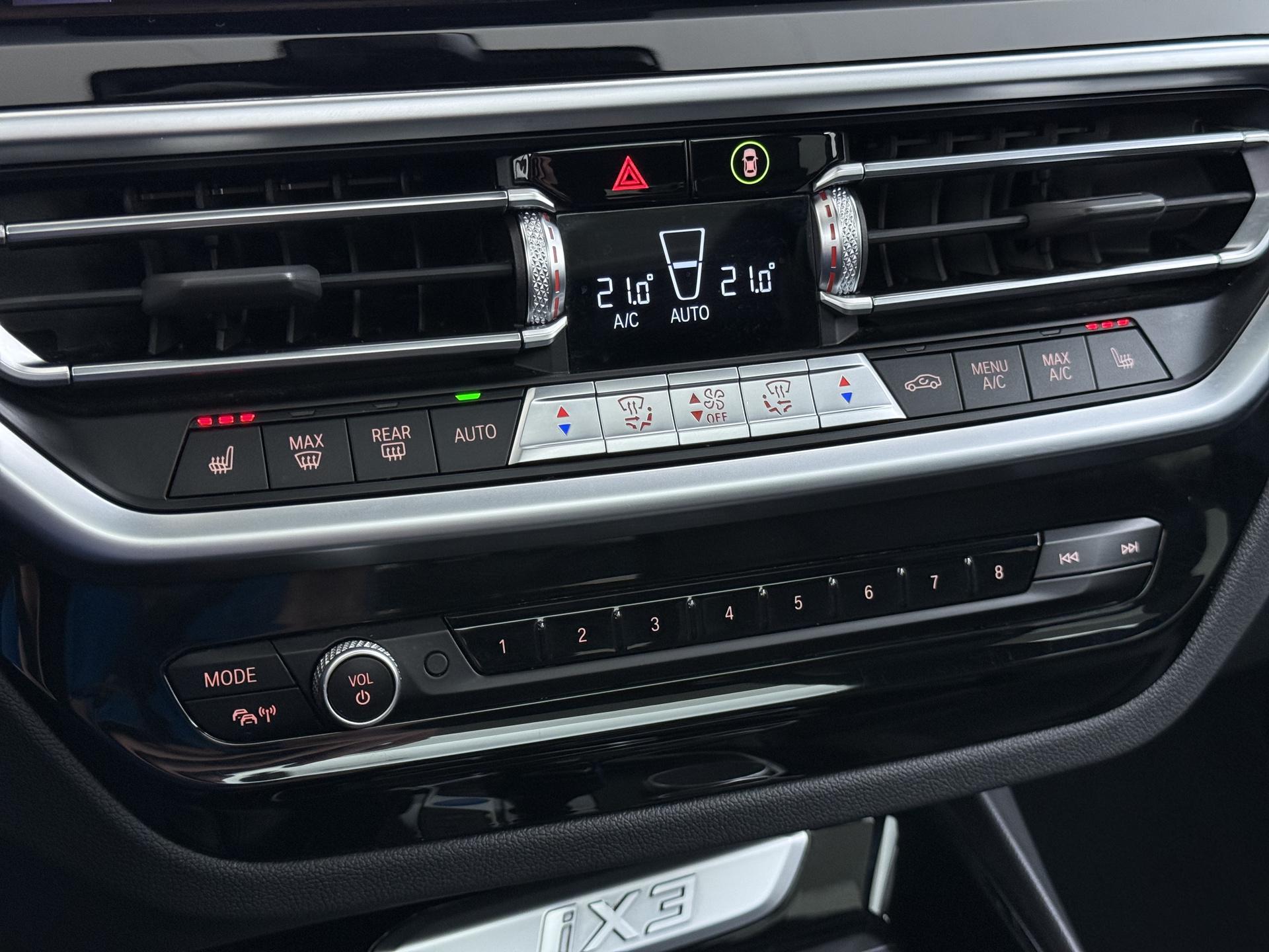 Foto van BMW Ix3