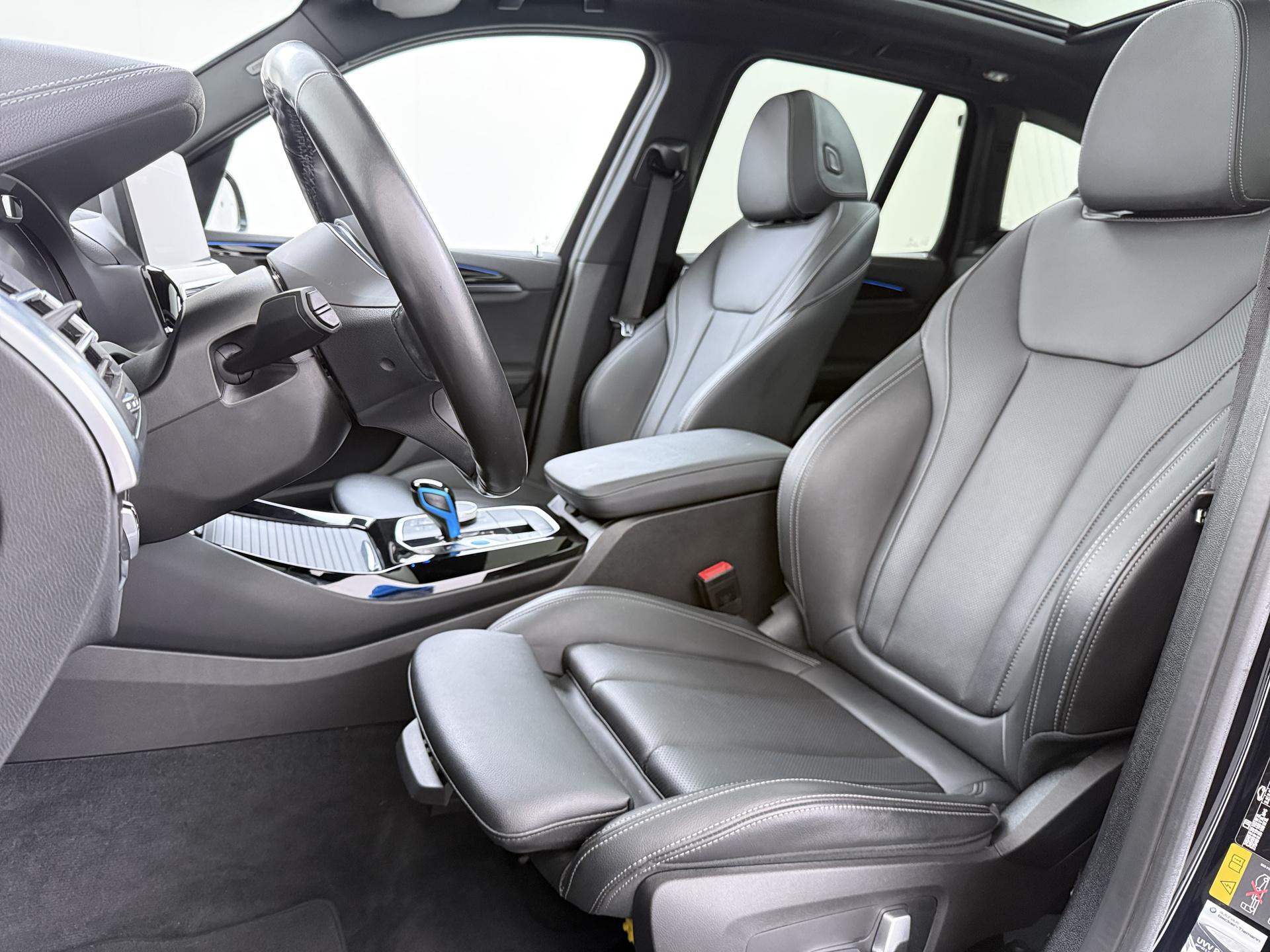 Foto van BMW Ix3