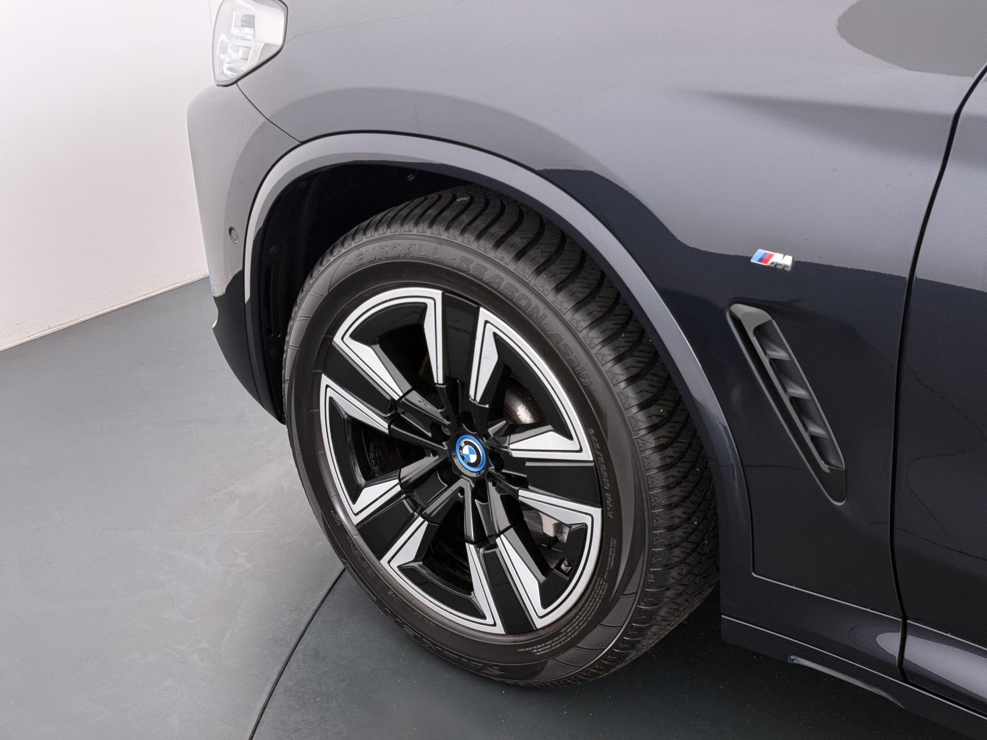Foto van BMW Ix3