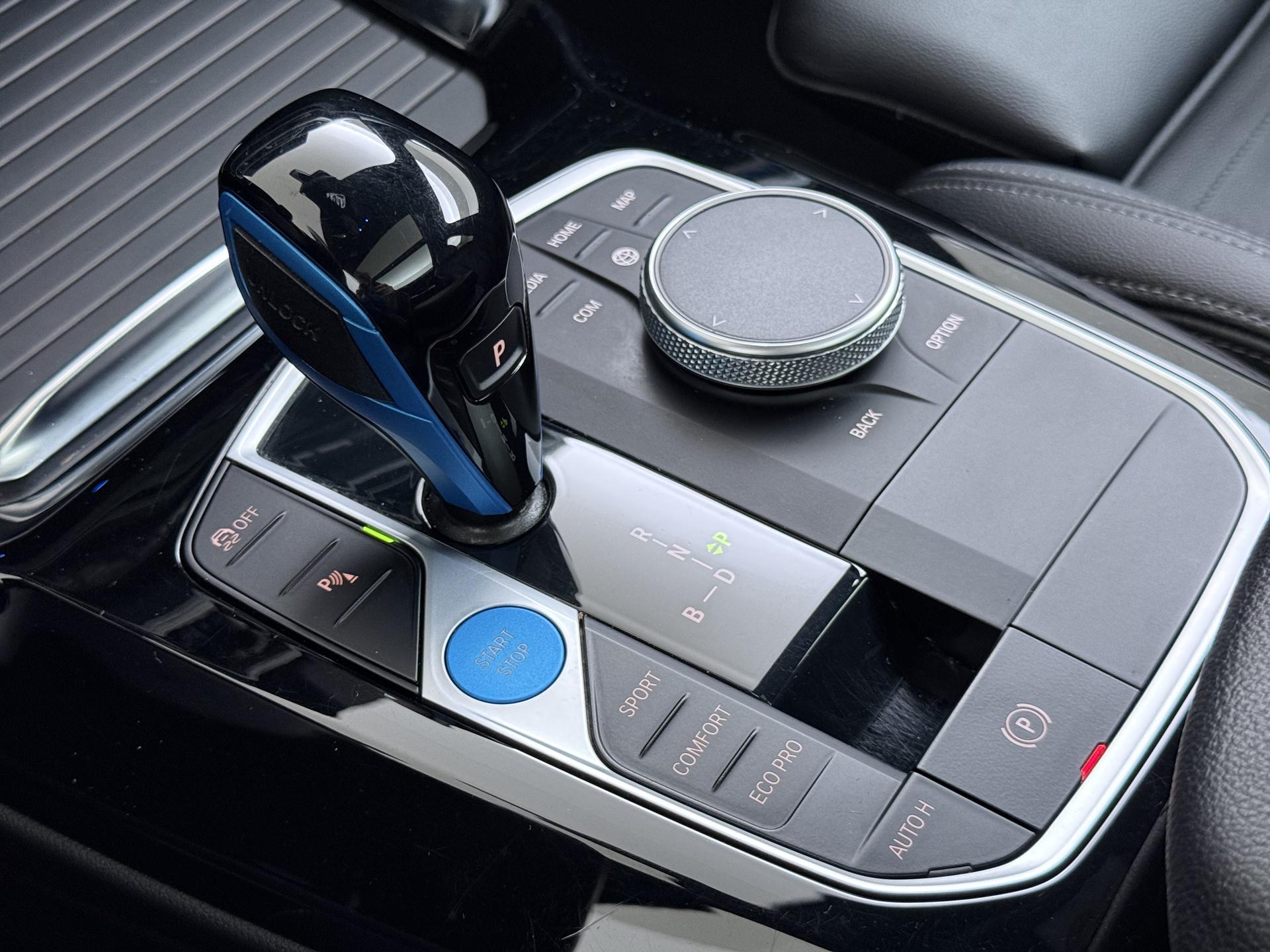 Foto van BMW Ix3